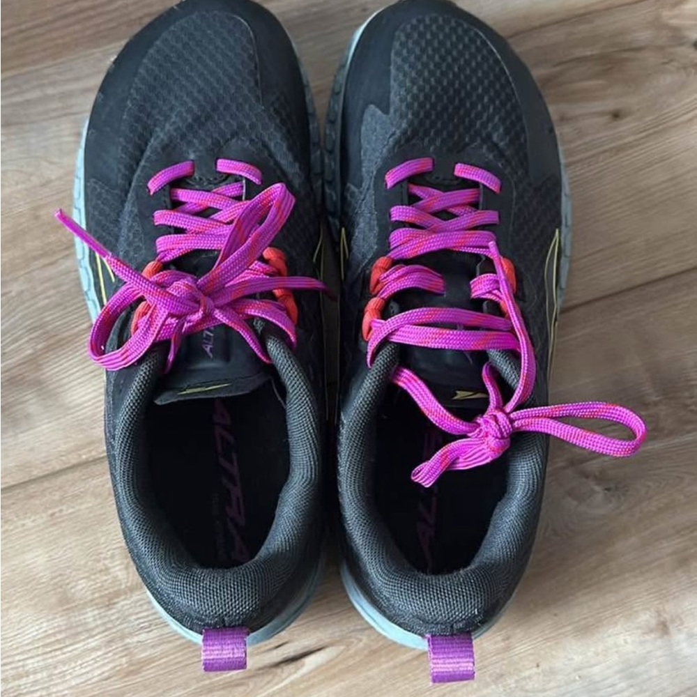 Altara running shoes